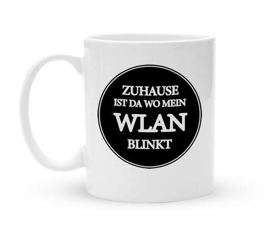 Tasse für Nerds - Zuhause ist da wo mein Wlan blinkt - Kaffeebecher zum Schmunzeln - 325 ml - Handmade